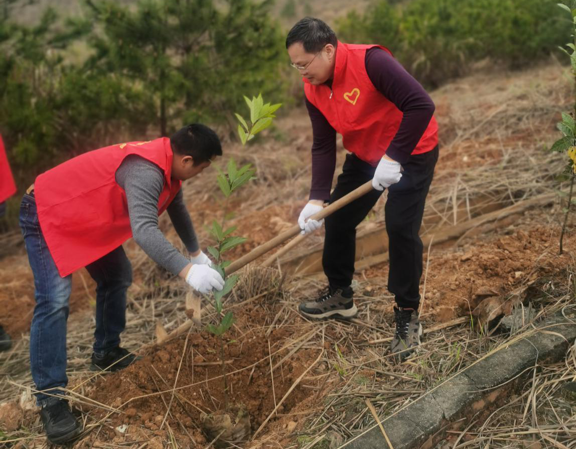 植此青綠 共建生態(tài)家園